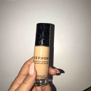  - Foundation från Sephora. I färgen clair light 23.  Använd en gång men fel färg. 