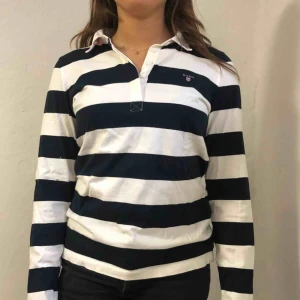  - Randig ganttröja. Frakt ingår! 