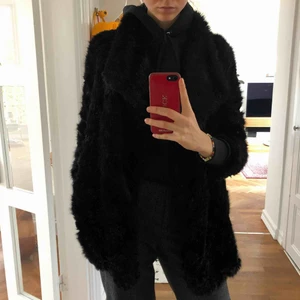 Fake pälsjacka  - Mycket fin fake pälsjacka  Välanvänd- därför priset 