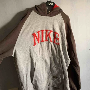 - Vintage Nike hoodie