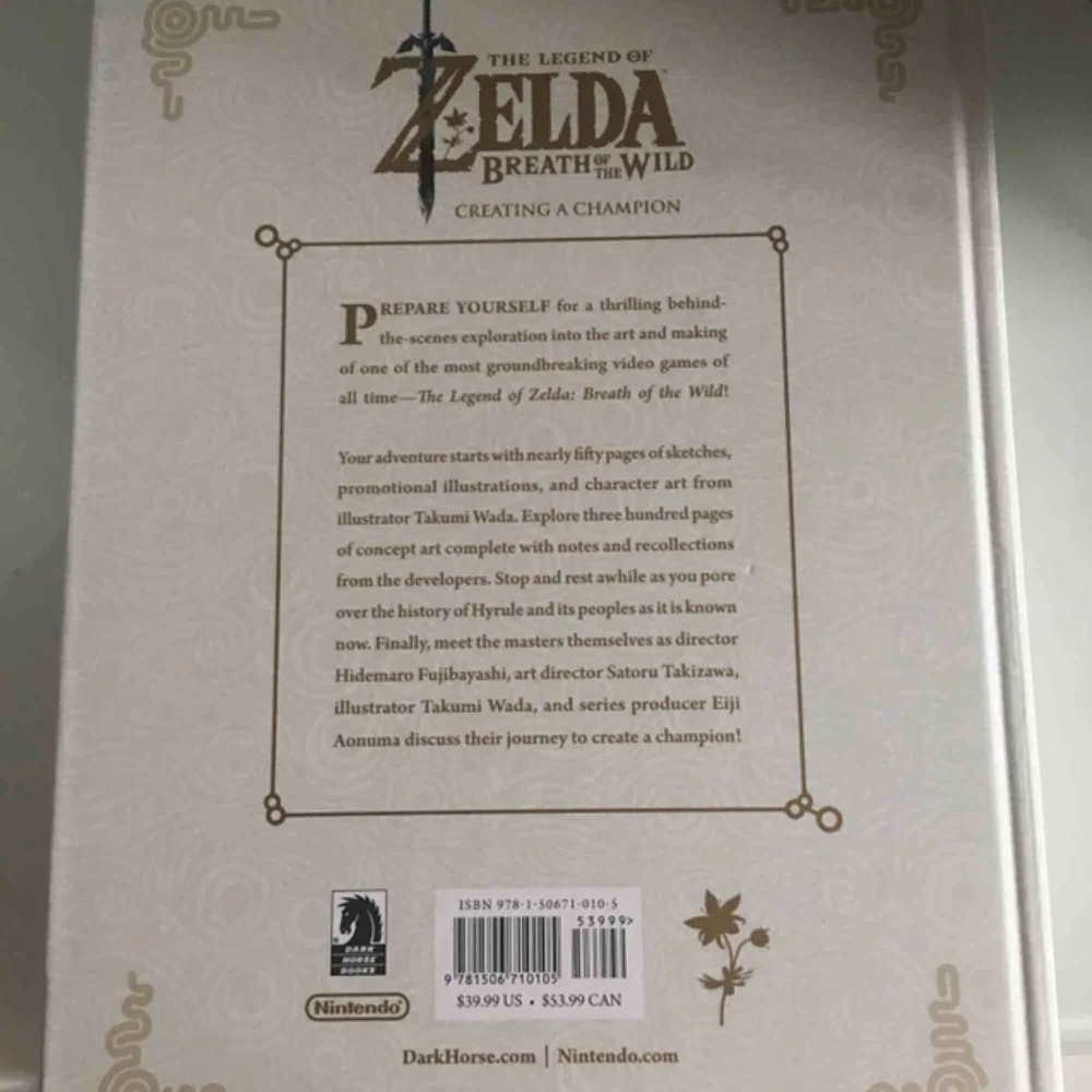 The legend of Zelda creating a champion bok, fick i julklapp förra julen och har nu läst klart den, dags att skicka vidare den till någon annan.  Köparen står för frakten kan även mötas upp i centrala Stockholm . Övrigt.