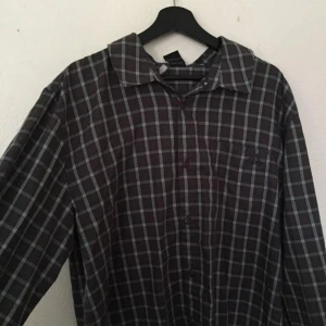  - Säljer denna rutiga skjortan från Adidas! ❤