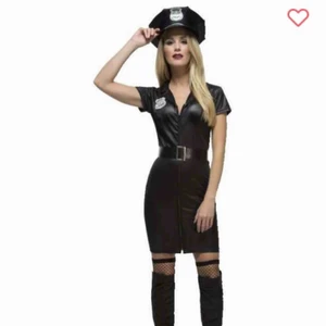  - Storlek XS, nypris 399kr. Använd 1 gång säljer för att jag inte har användning av den längre