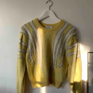  - Jätte fin stickade tröja från &other stories, Los Angeles atelier, 53% polyamid 14% alpacka 9% ull 7% mohair 7% polyester 6% Akryl 