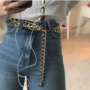  - Supersnyggt bälte med lejon detalj✨ exkl. frakt