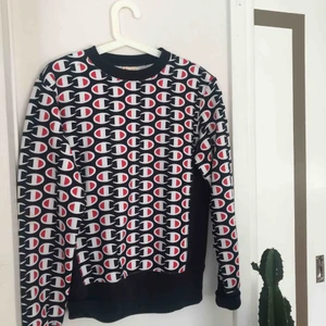  - Jätte snygg champion tröja! Helt oanvänd💕☁️