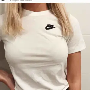 Supersnygg Nike T-shirt! Ge bud