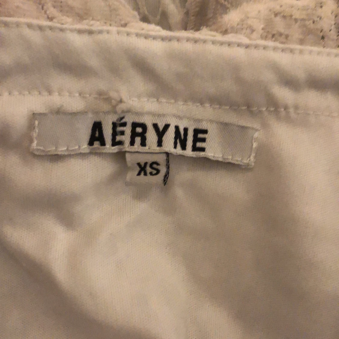 Tröja i storlek XS - 90