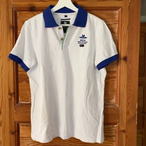 Piketröja - Pikétröja från NZA (New Zeeland Aukland). Bra skick. Frakt tillkommer