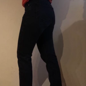 Mom jeans - Mom jeans från lager 157, storlek S. Fint skick inte använda så mycket. De sitter lite tajt på mig runt höfterna då jag är ganska bredhöftad. 