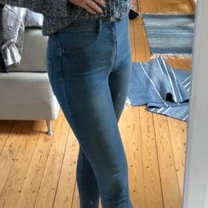 Jeans ifrån Gina tricot Molly 