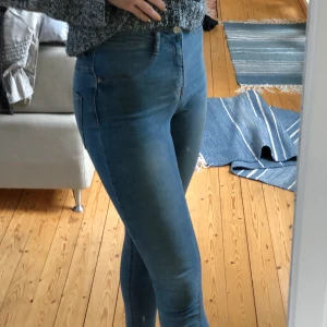 Jeans  - Jeans ifrån Gina tricot Molly 