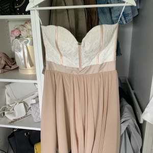 Helt ny klänning nelly - Aldrig använd, klänning i str 36 