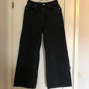 Weekday jeans  - Jeans från weekday i modellen ace. Använda ett fåtal gånger men är tyvärr för små för mig. Frakten ingår! 