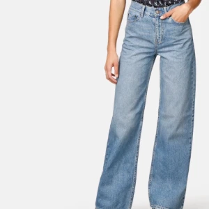 Wide leg jeans - Säljer dessa sjukt snygga slutsålda jeans från junkyard då de inte kommer till andvändning längre. I bra skick