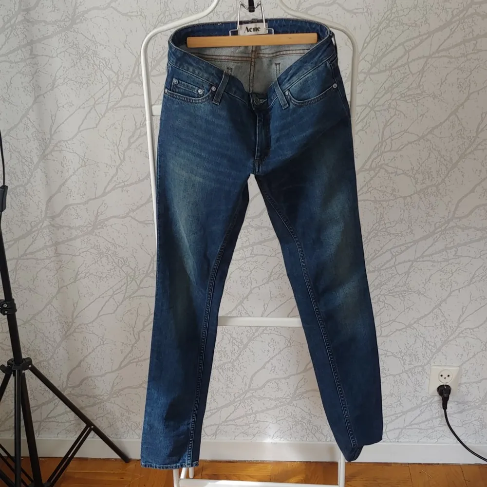 Low rise Acne Kex/Proud Jeans, storlek 28/32. Möter upp i stockholm eller skickar med posten :) (frakt betalas av köparen). Jeans & Byxor.