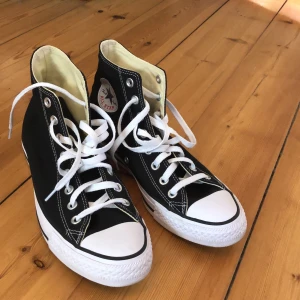 Converse Chuck 70 - Helt nya converse chuck 70. Har inte använt de en ända gång har bara stått i min garderob vilket är varför jag säljer