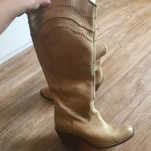  - Boots i nyskick! Köparen står för ev frakt, betalning swish 