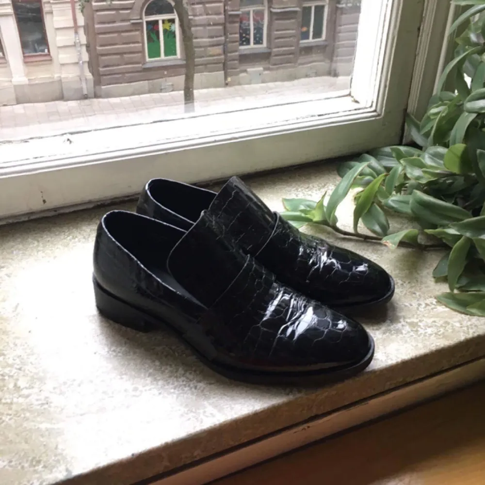 Jättefina loafers från Lykke Li's kollektion för & other stories🐬 tyvärr alldeles för små för mig, de är märkta som 38 men snarare en strl 37. Skor.