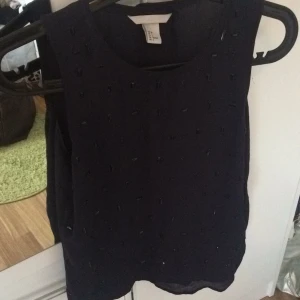  - Mörkblå festtopp, aldrig använd 💎