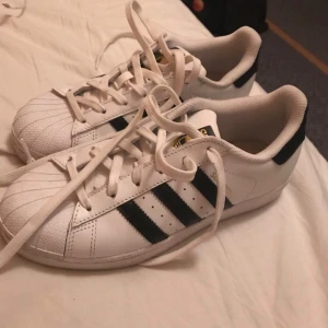  - Använda 2-3 gånger, säljer dem då de var alldeles för störa för mig, skulle kunna byta dessa mot ett par fräscha 36or☺️ 