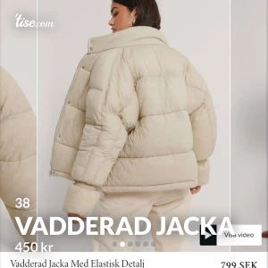 Vadderad jacka storlek 38 - Säljer min jacka från nakd, eftersom att den inte kommer till stor användning !  