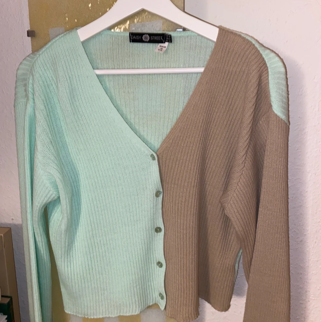 Två färgad kofta - 90