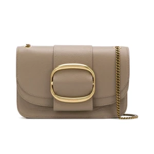 Chloé Hopper Medium/ NEVER USED/ Beige - En sprillans ny axelväska från See by Chloé. Slutsåld överallt! Äkthetsintyg, prislapp och dustbag ingår. Väskan är gjord av kalvskinn i beige/ taupe med guldkedja. Måtten är: 15,5 x 25 cm. Djup: 7 cm. Nypris: 4 200 kronor. Skriv vid fler bilder. :) 