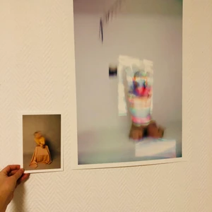 PRINT O VYKORT  - Egengjorda prints och vykort utskrivet på fint fotopapper. Alla bilder är tagna av mig. En print (A2) kostar 200kr (eller 230kr inkl frakt), ett vykort (ca A5) kostar 40kr. Jättebra sätt att support a local artist ❤️🌞 Fler bilder finns på @mysskapelser på instagram. Du kan få vilken av mina bilder som helst utskrivna. 