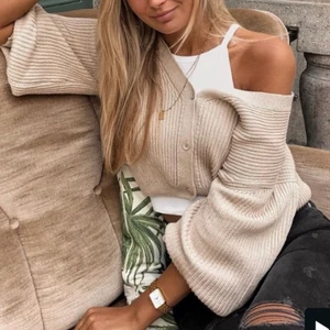 Kofta - Skitsnygg beige kofta/cardigan från Nakd 💓