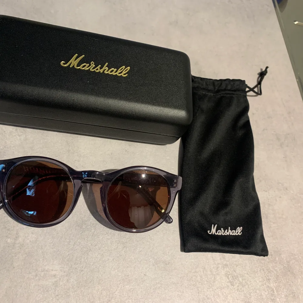 Supersnygga Marshall solglasögon, i bra skick, knappt använda. Kan mötas i Stockholm annars fraktar jag med spårbar frakt (63kr). . Accessoarer.
