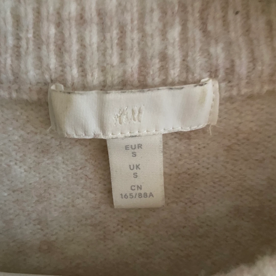 HM vit stickad tröja - 91