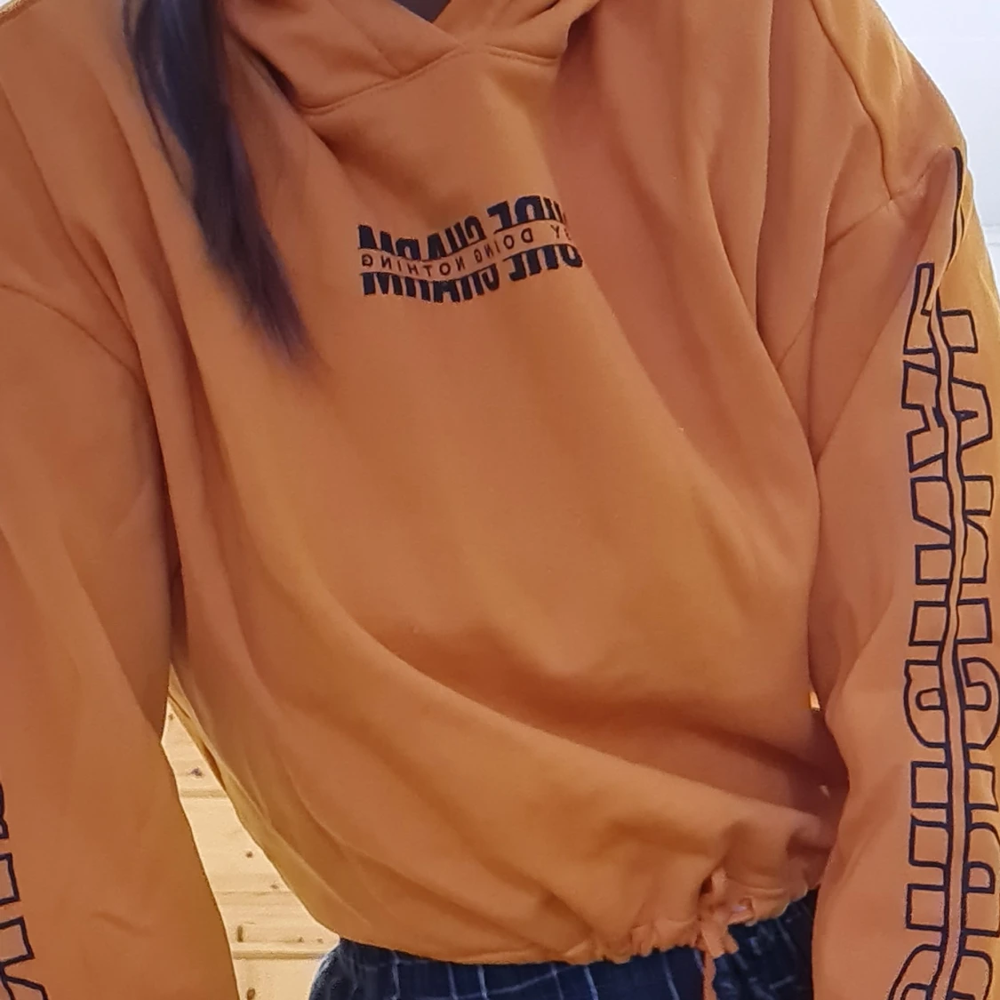 Neon-orange hoodie - 90