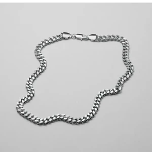 Kedja - Super fin kedja som jag aldrig använt! Nypris 150kr