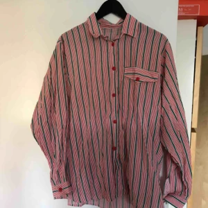  - Säljer denna läckra randiga skjortan! ❤️