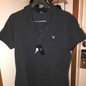  - Den dammar i garderoben, helt ny. Pris kan diskuteras, köparen står för frakten. 