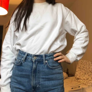  - Tröja från SOC. Bra kvalité.  Du står för frakt :)