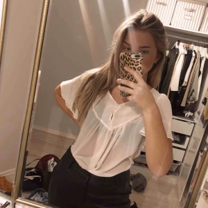  - Säljer blus från H&M!