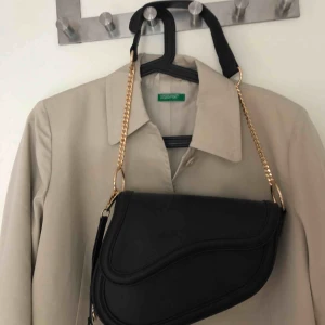  - Jättefin väska som inte kommer till användning längre!