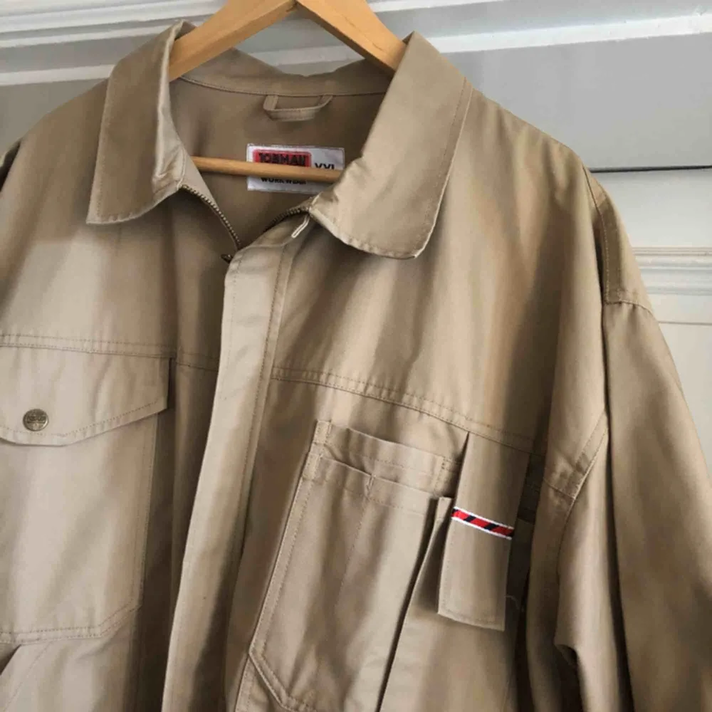 Vintage Jobman arbetsskjorta / jacka. Snygg med en fet hoodien under. Ser mer eller mindre oanvänd ut. . Jackor.