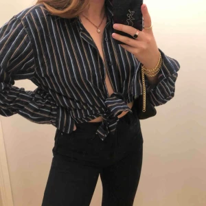  - Ball skjorta, säljer för använt den ca 3ggr. Frakten ingår i priset✨ 