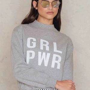  - säljer en asball tröja från nakd, säljer pga använder aldrig! kontakta mig för mer info ;)