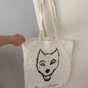  - Henrik Berggren Tote bag💫 Aldrig använd - köpt på Henriks konsert för två år sen💥