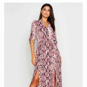  - Jag har beställt från boohoo men de passar inte riktig på mig. De är fortfarande kvar med prislapp