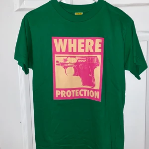 Golf wang t-shirt - Äkta golf wang t-shirt från golf wang med texten ”where golf protection”. Bra skick!! Inte säker på om jag ska sälja men skriv så tar vi det där!