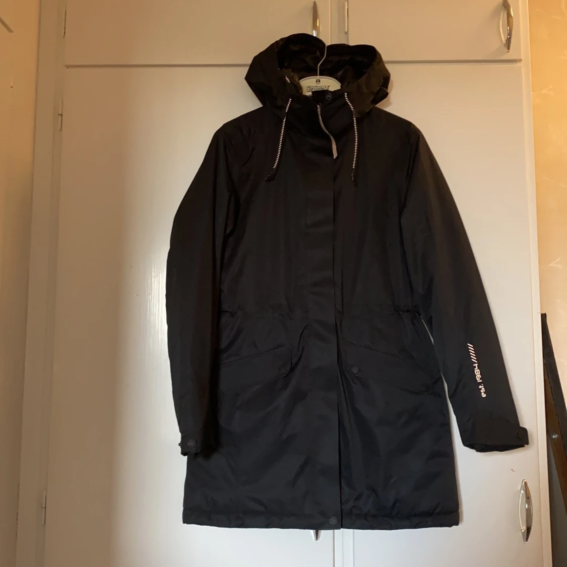 Ny vinterjacka, Aldrig använd, Varm och mysig, storlek 36, pris 600