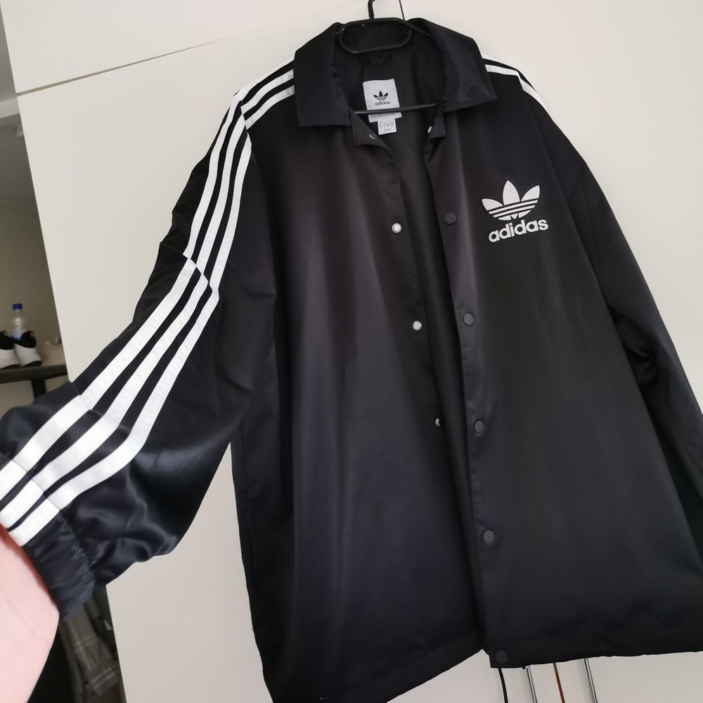 Adidas satin coach jacket | Plick Second Hand