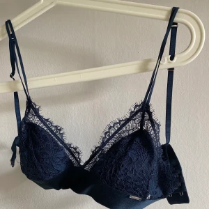 Lindex bralette - Lindex bralette/ bh som är lite för tajt för mig (bara testad)