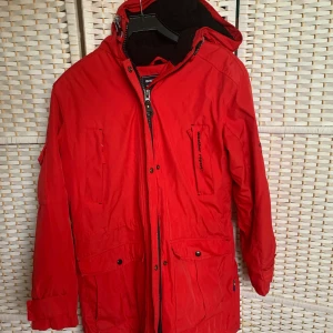 Vinterjacka från Wester Report - Varm vinterjacka från Wather Report