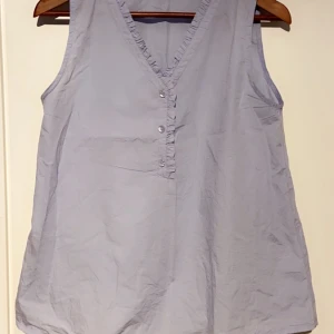 MASIA linne  - Baby blå linne i fina detaljer knappt använd. Tvättar och rengör innan jag postar iväg den. Köparen står för frakten 🌸